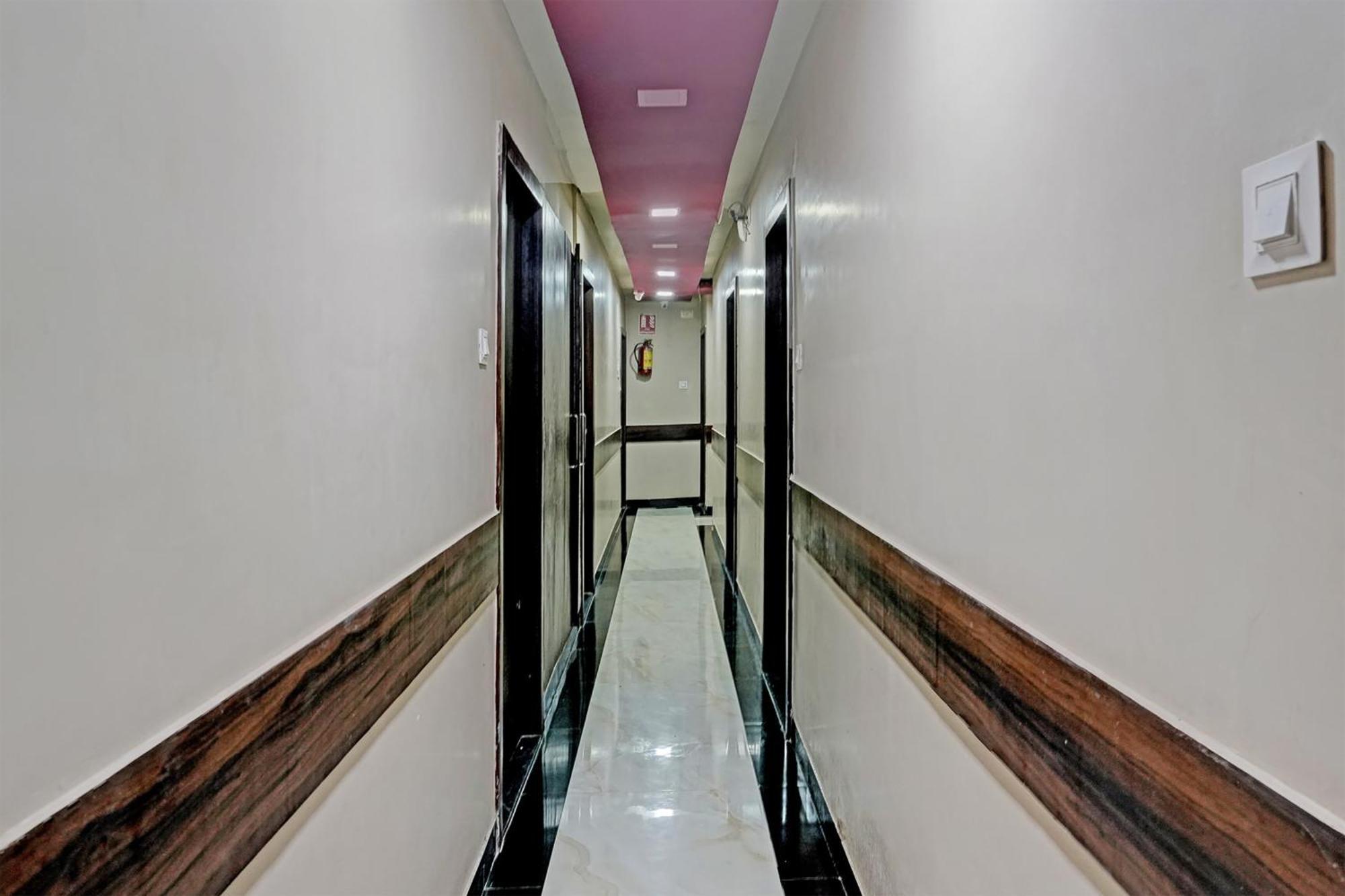 Oyo Hotel Blue Sapphire Residency Near Chhatrapati Shivaji International Airport Mumbai Exterior photo