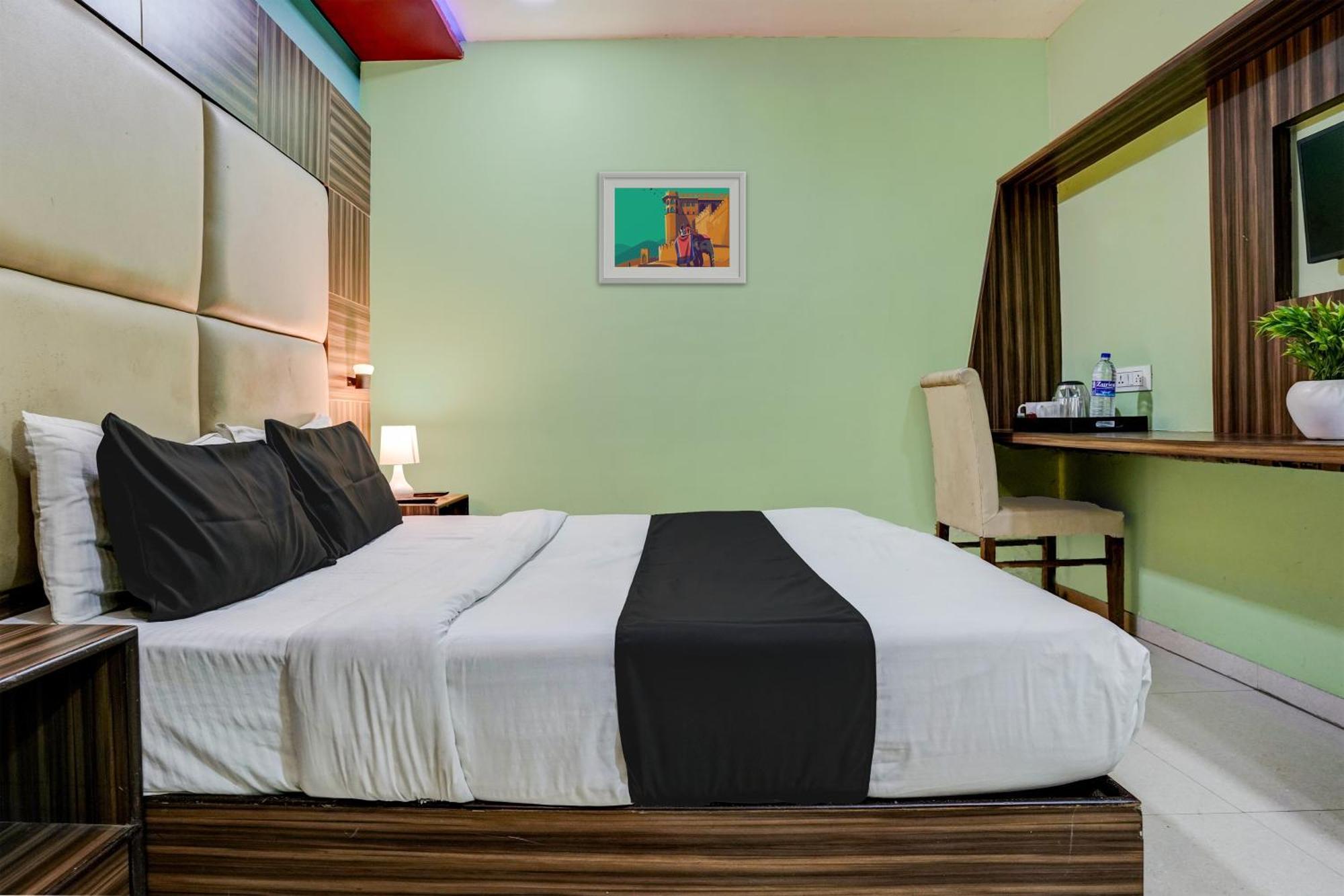 Oyo Hotel Blue Sapphire Residency Near Chhatrapati Shivaji International Airport Mumbai Exterior photo