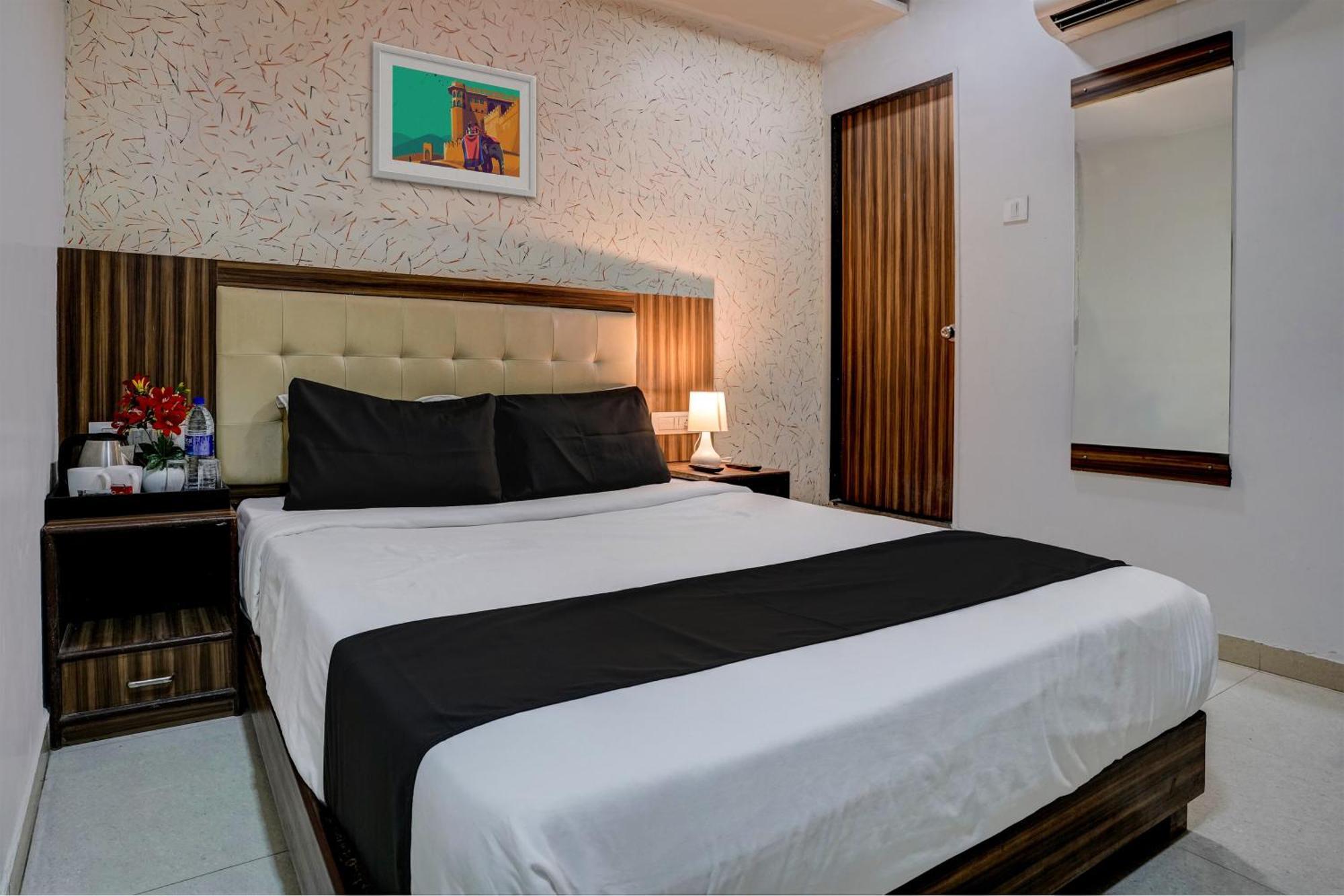 Oyo Hotel Blue Sapphire Residency Near Chhatrapati Shivaji International Airport Mumbai Exterior photo